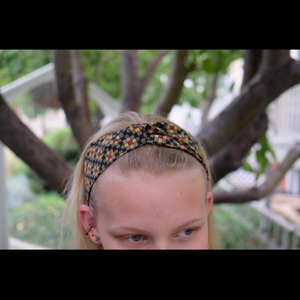 Checkered patterned turban headband